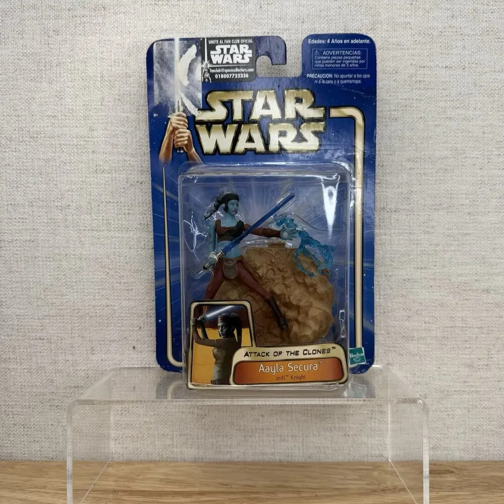 New 2002 Hasbro Star Wars Attack of the Clones Aayla Secura Jedi Knight Figure